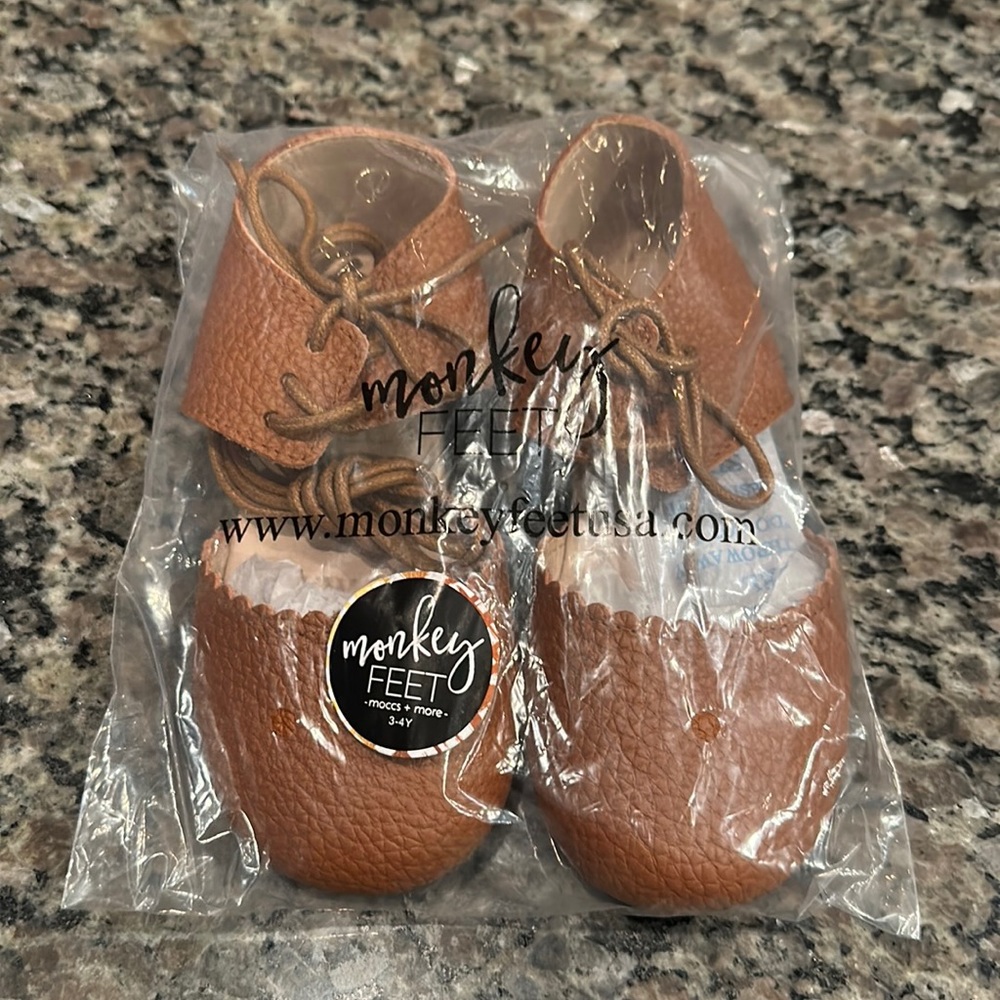 Monkey Feet lace-up ankle shoes